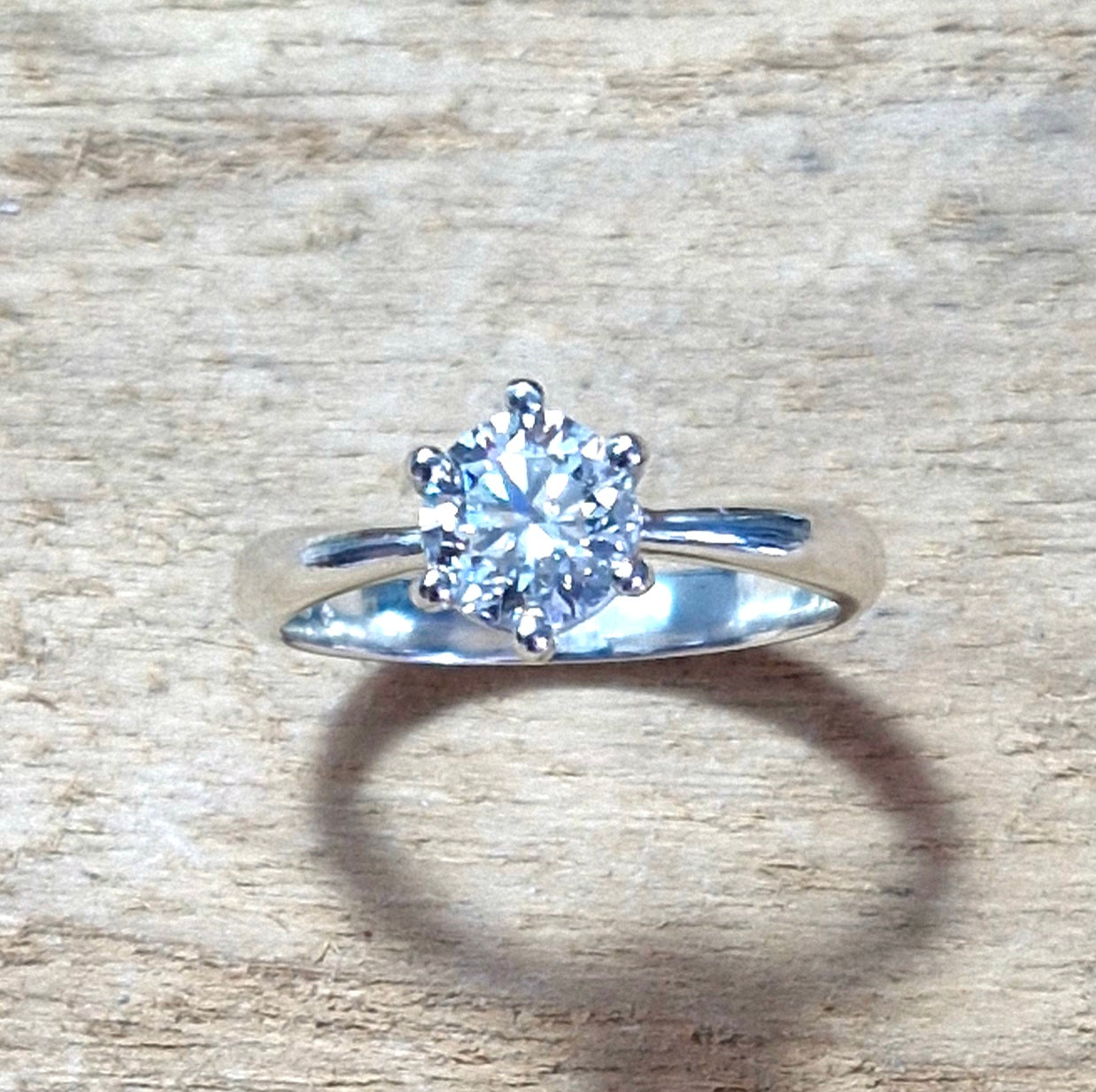 Bague solitaire moissanite