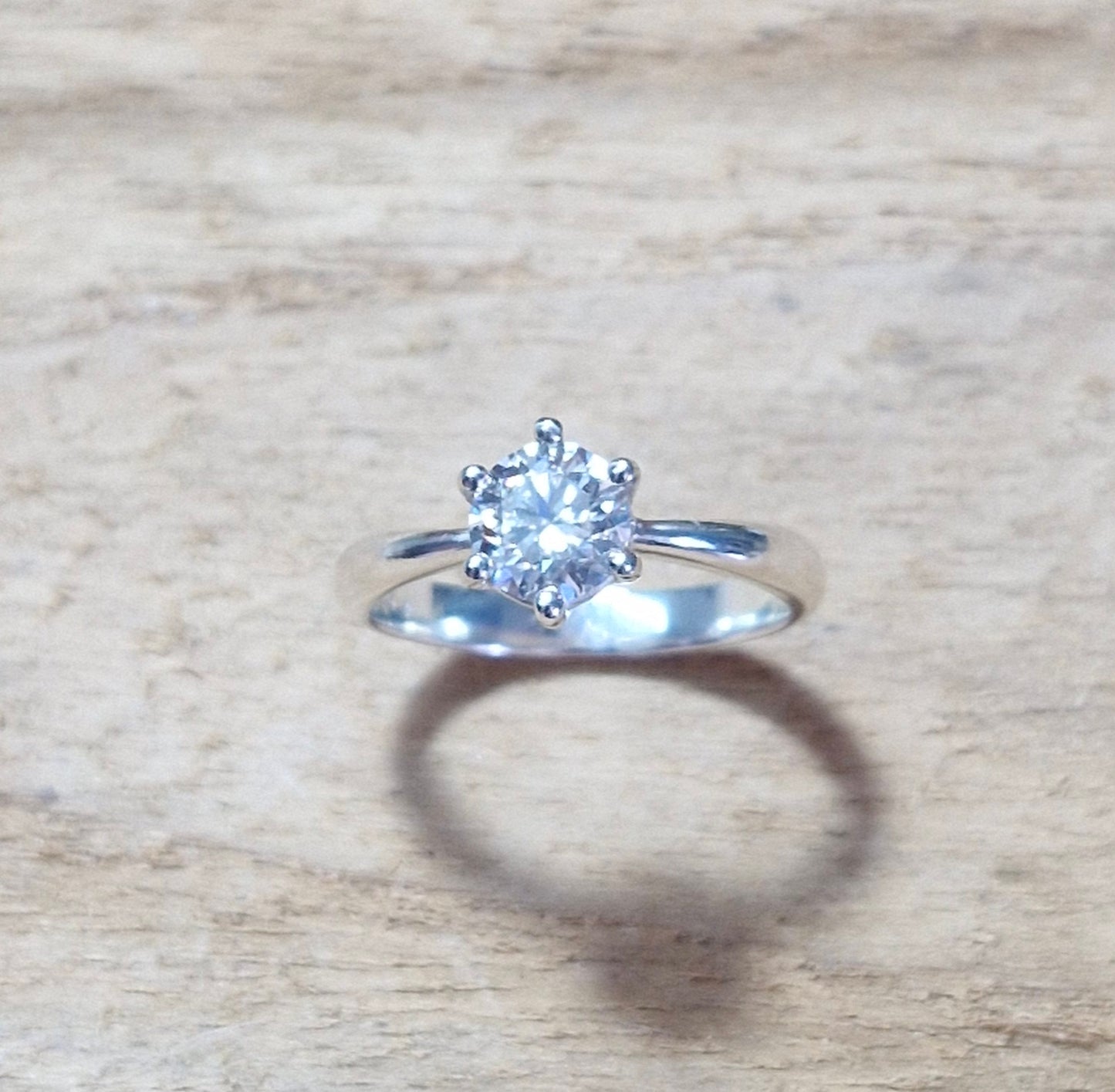 Bague solitaire moissanite