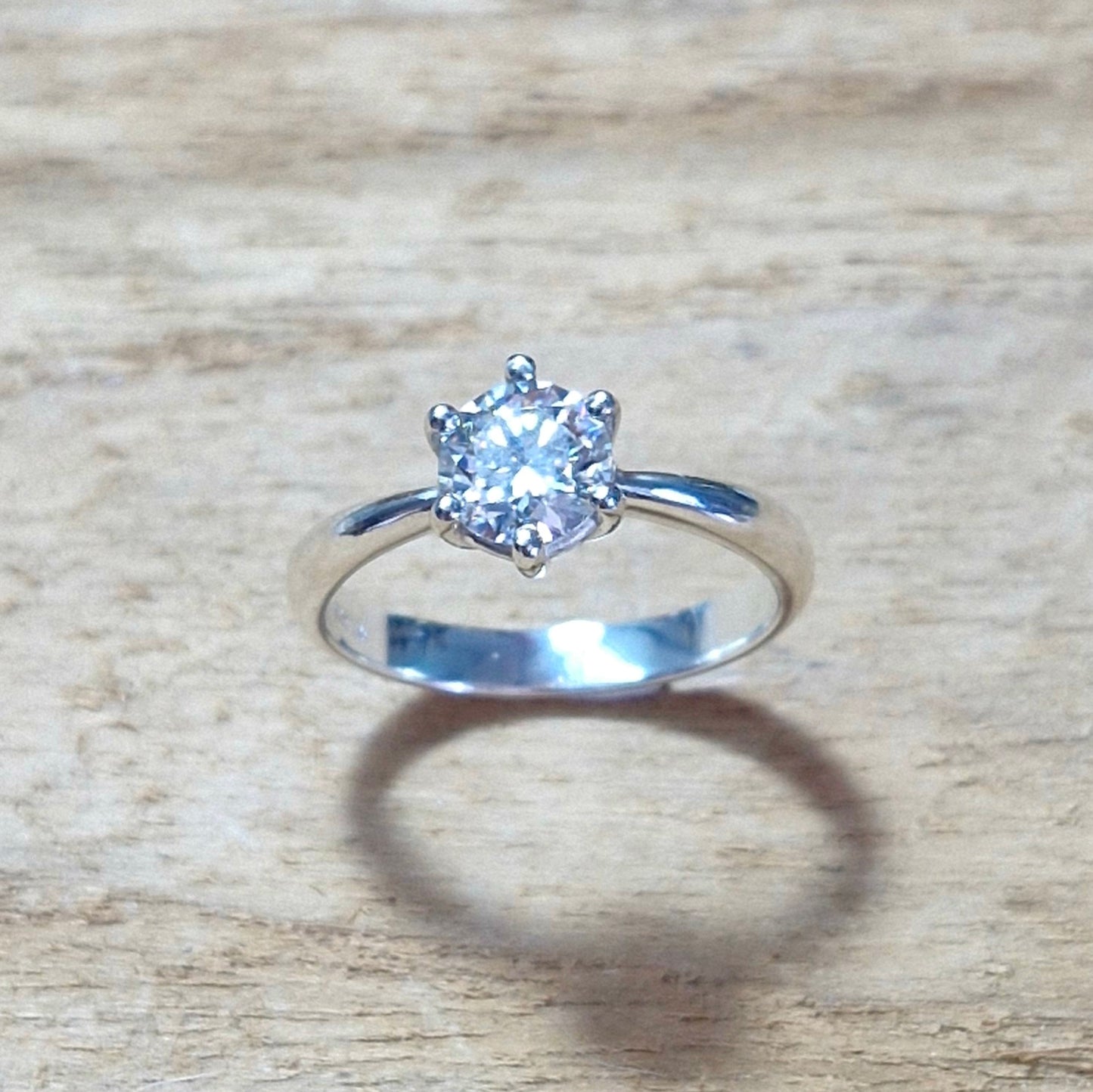 Bague solitaire moissanite