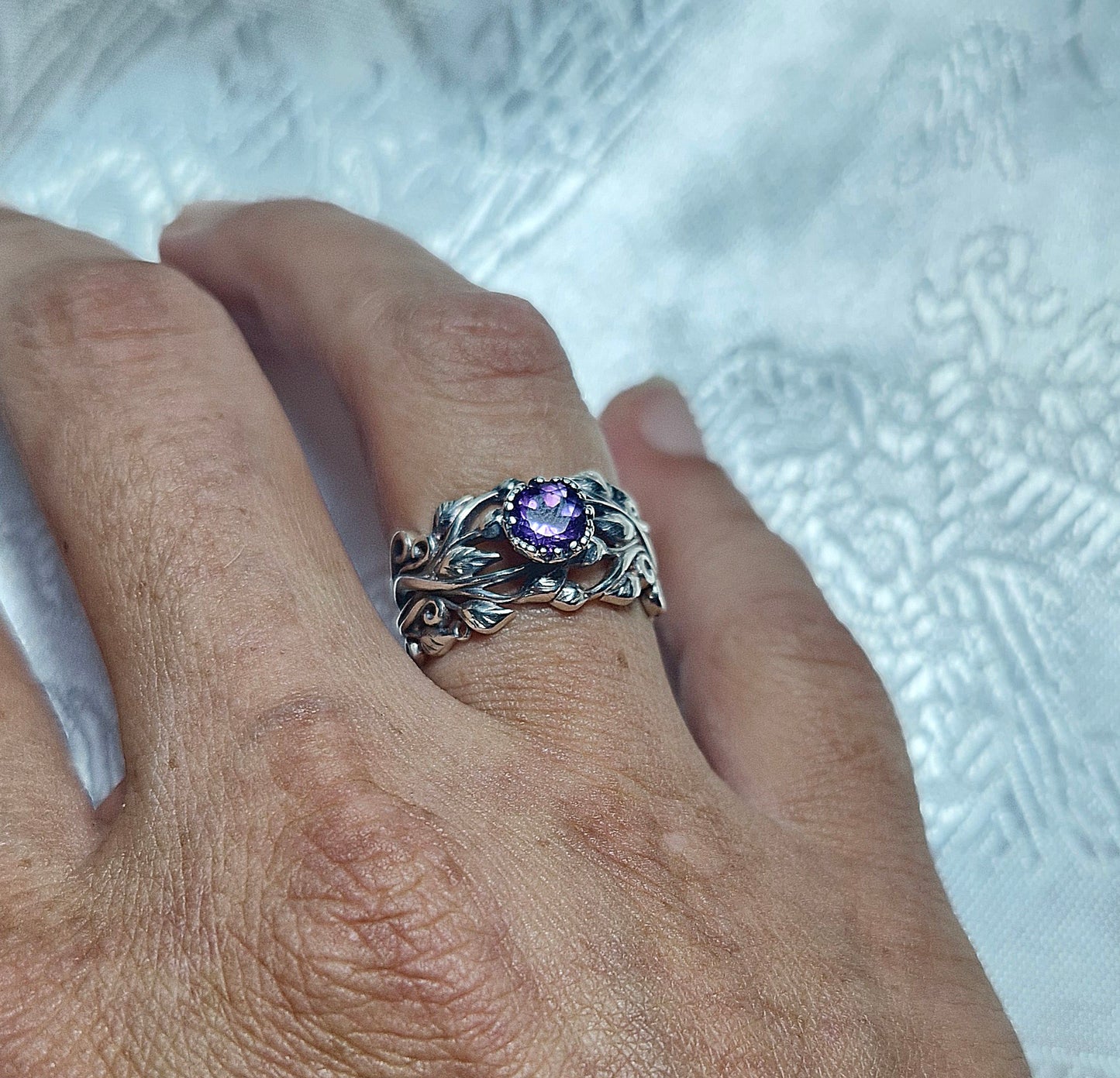 Ring Flower mit Amethyst 5mm.