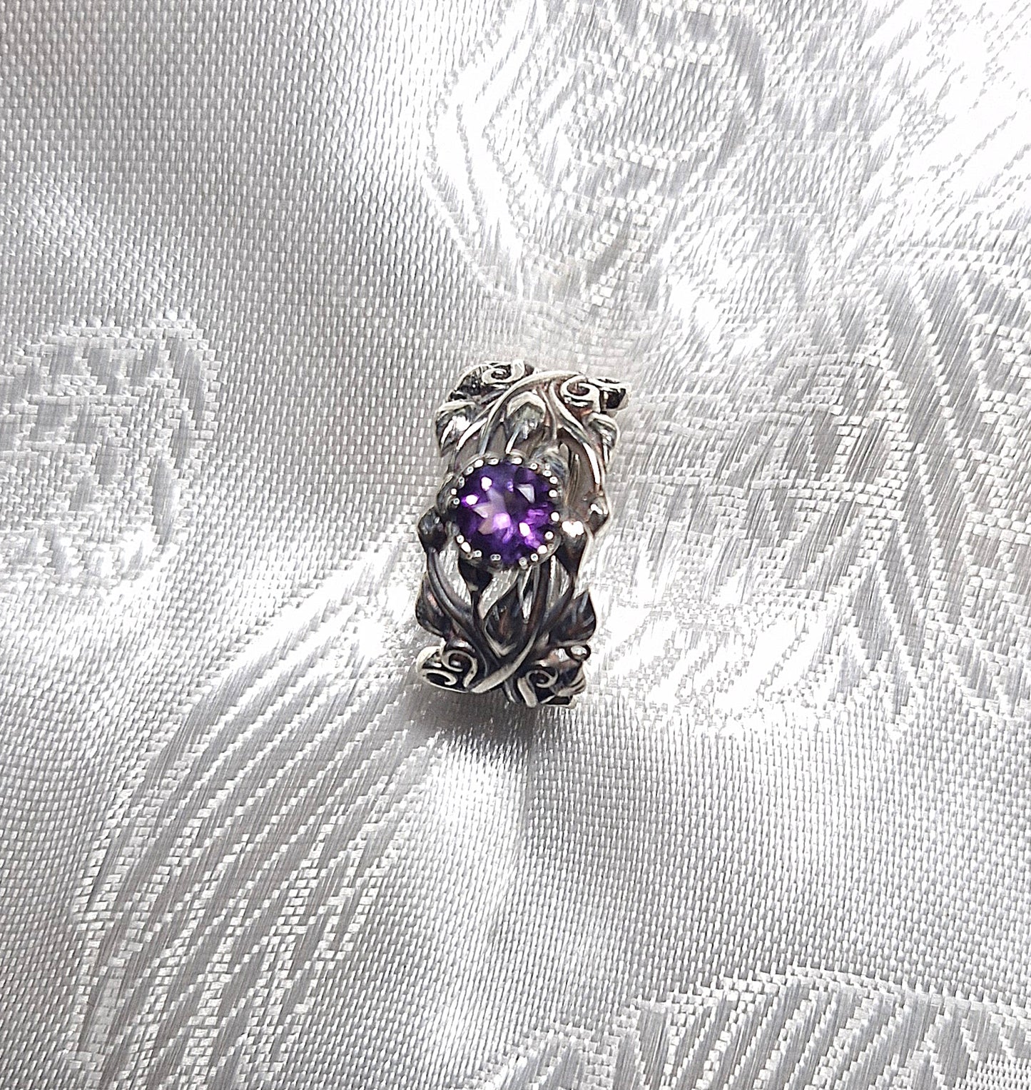 Ring Flower mit Amethyst 5mm.