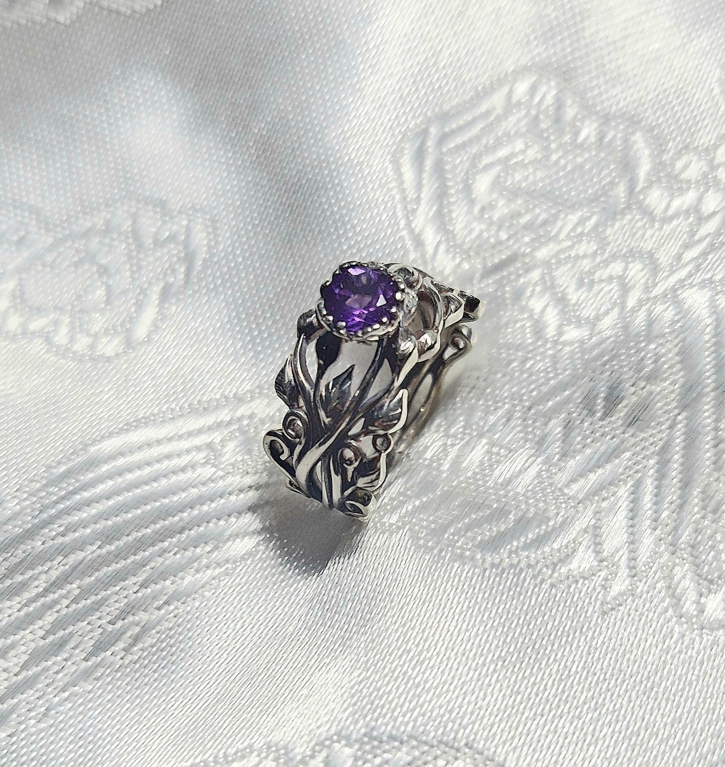 Ring Flower mit Amethyst 5mm.