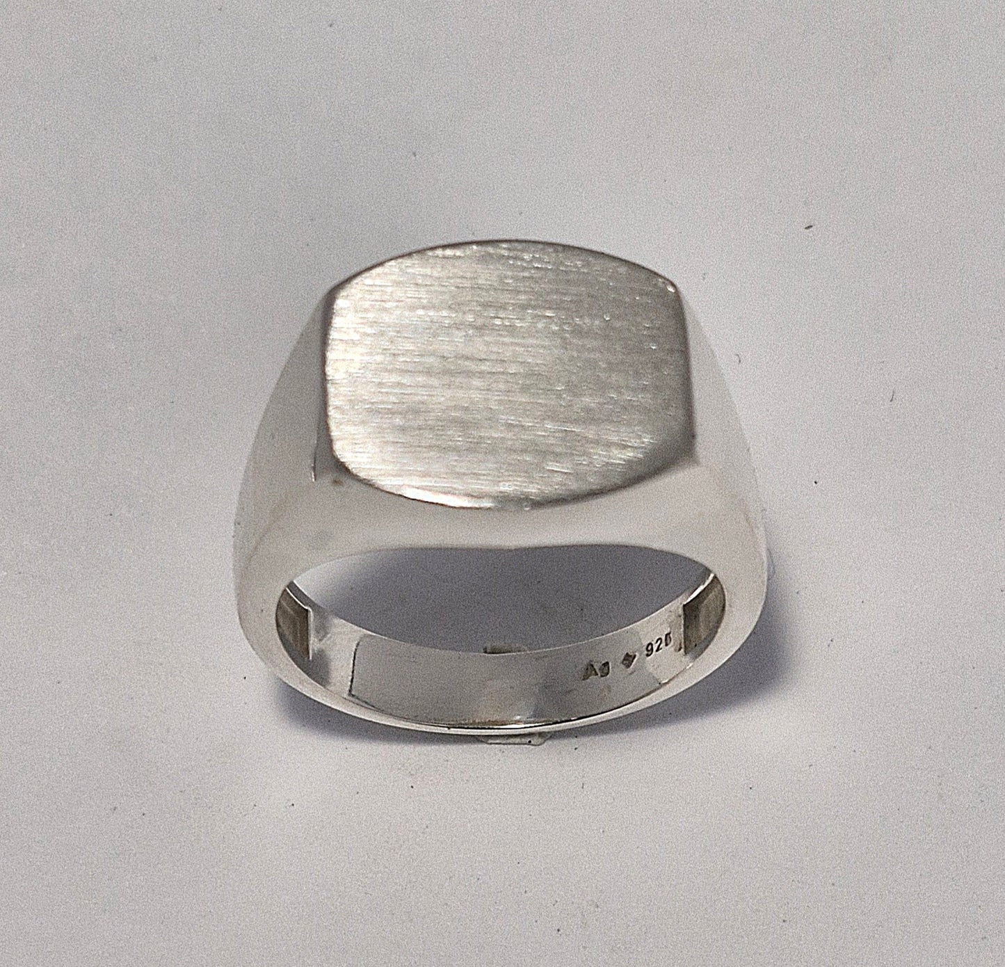 Siegel Ring mit gewünschter Lasergravur (Motive, Symbole, Wappen, ect.)