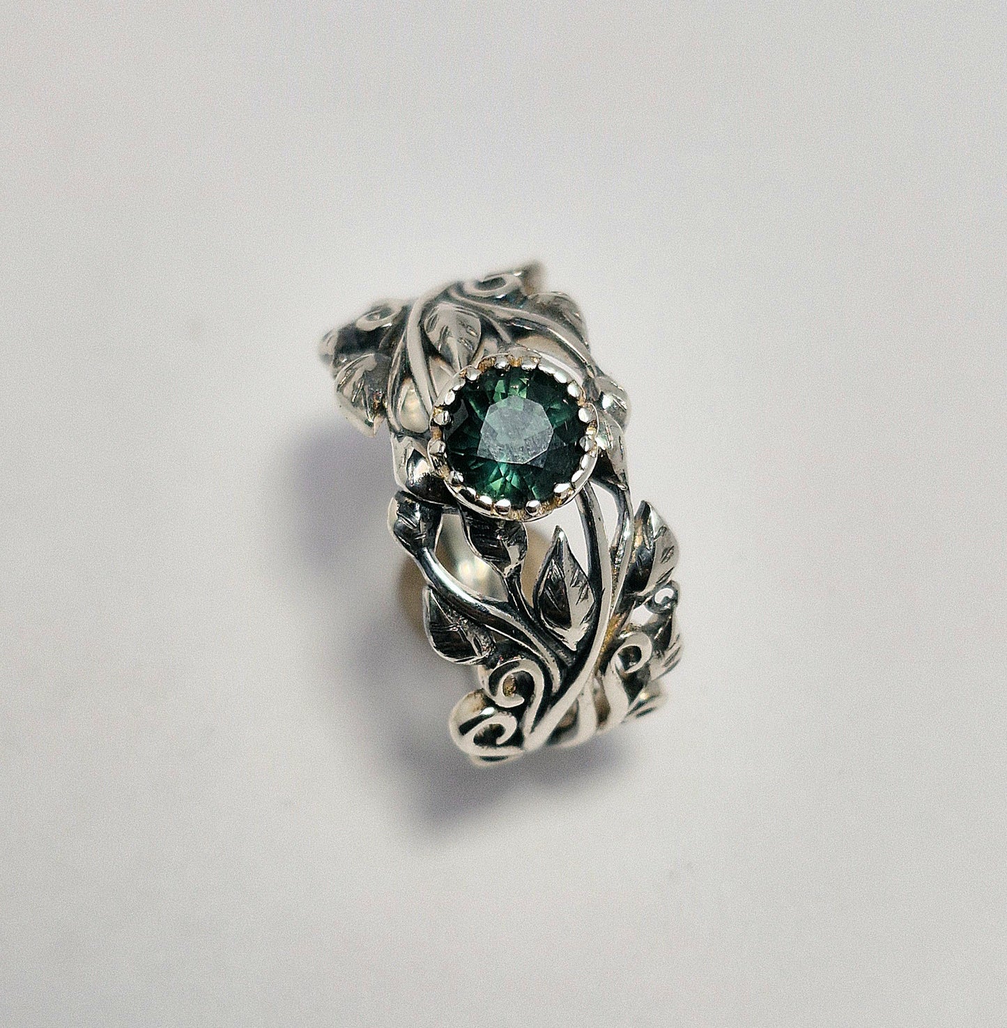 Flower Ring mit Party Saphir