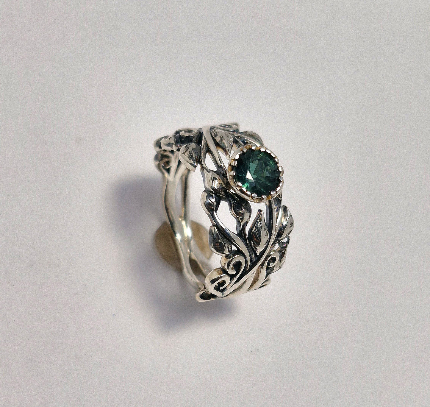 Flower Ring mit Party Saphir