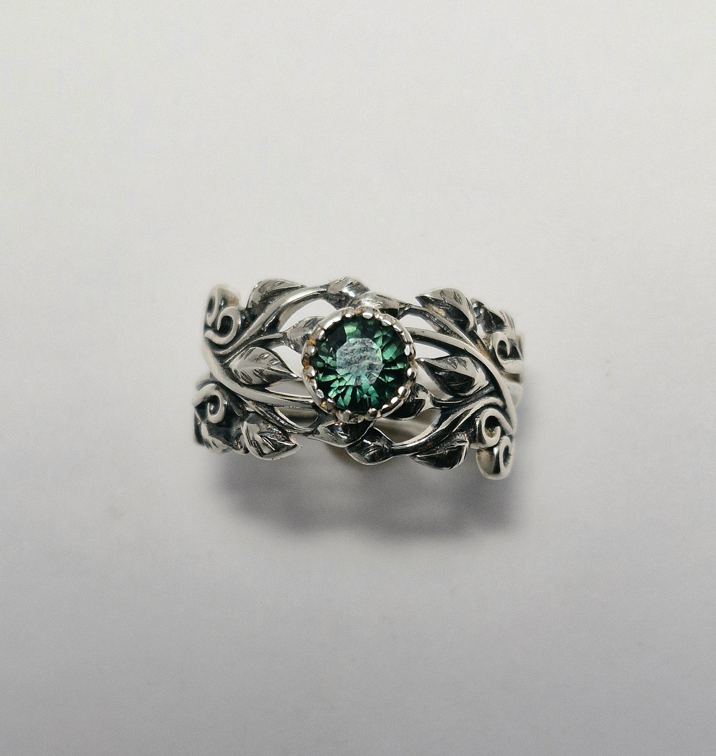 Flower Ring mit Party Saphir