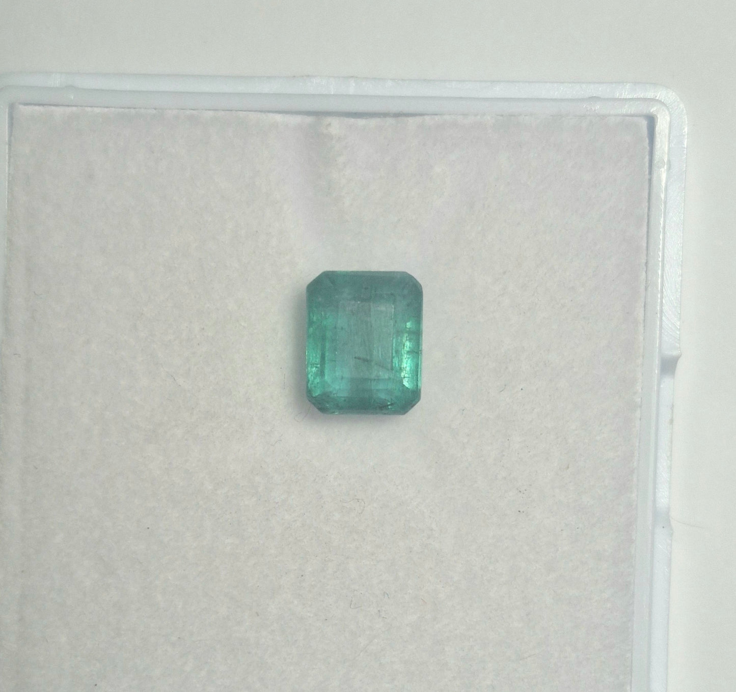 Smaragd 2,33 ct – 7,98×6,47×5,18 mm | Sambia + Zertifikat