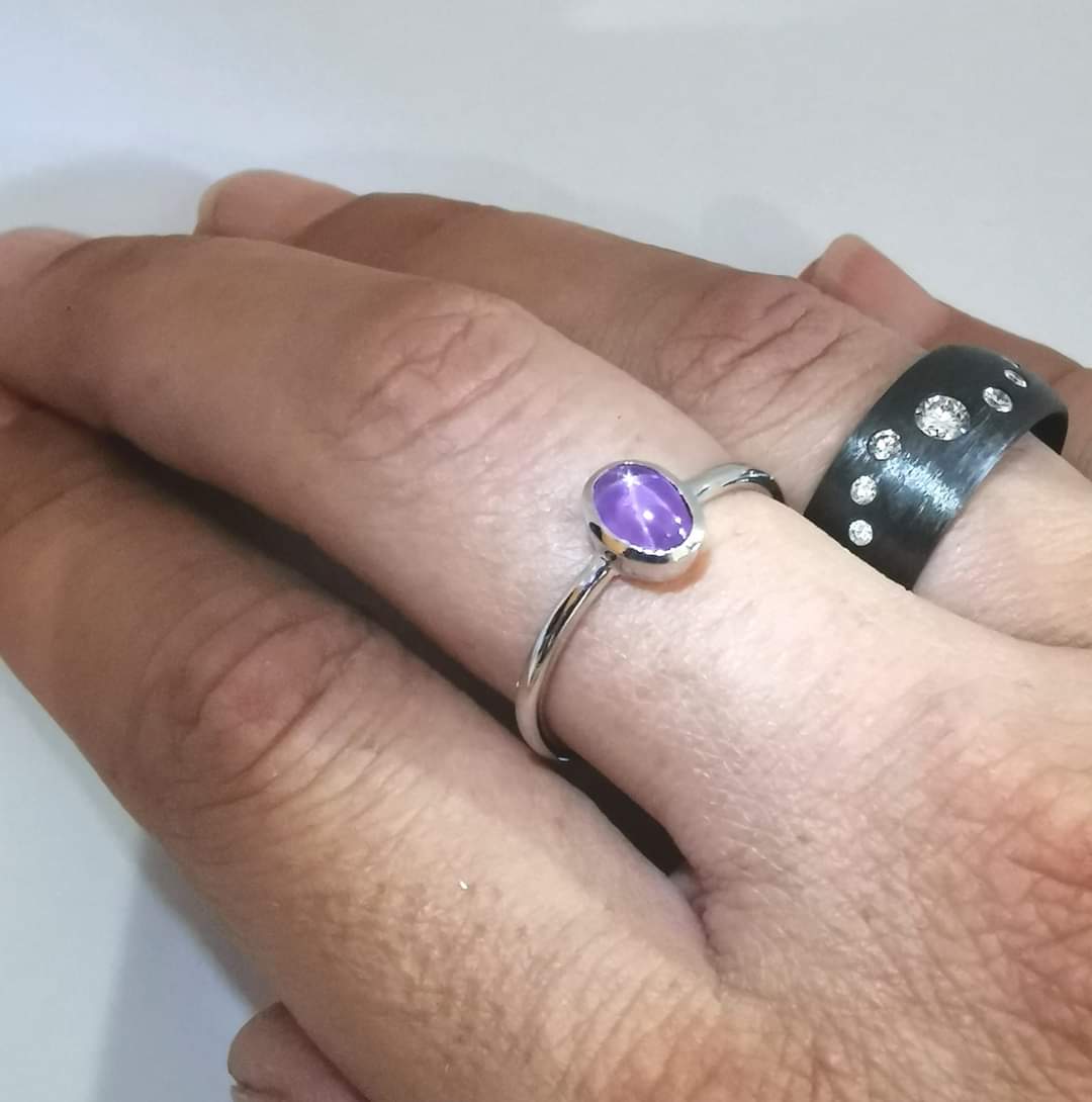 Pink-Violetter Stern Saphir Ring | 18K Weißgold rhodiniert | Handgefertigtes Unikat