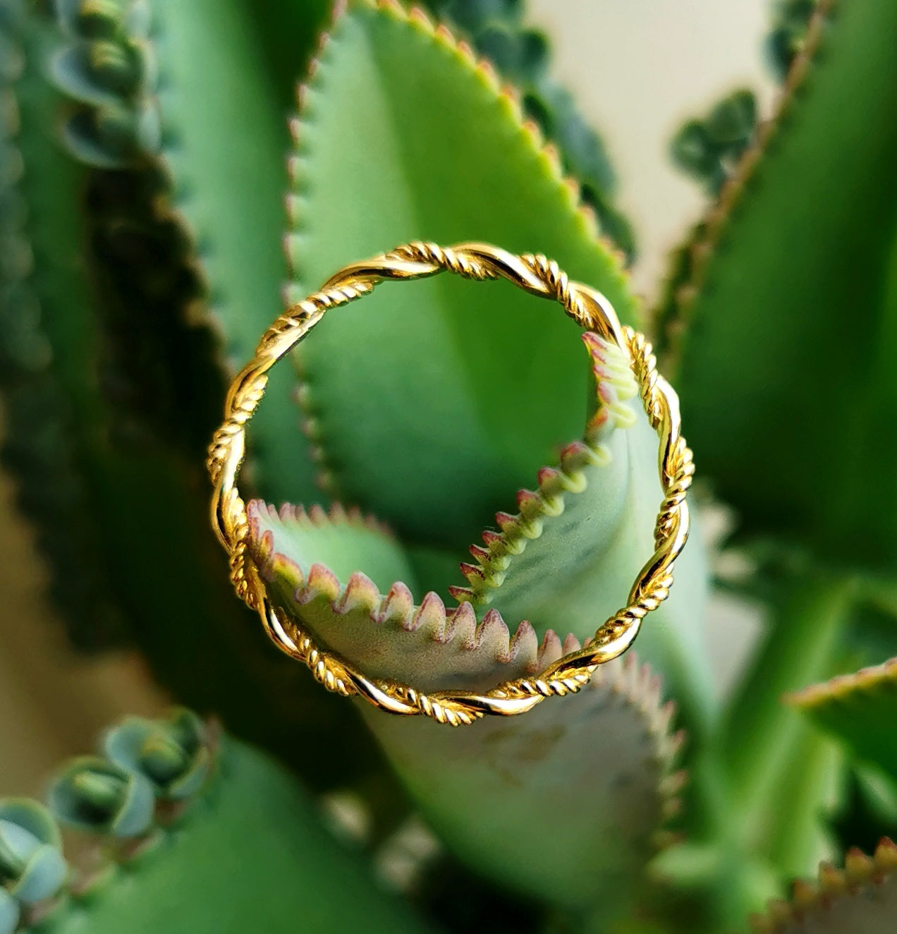 Filigraner 18K Goldring – Gedrehtes Design, handmade