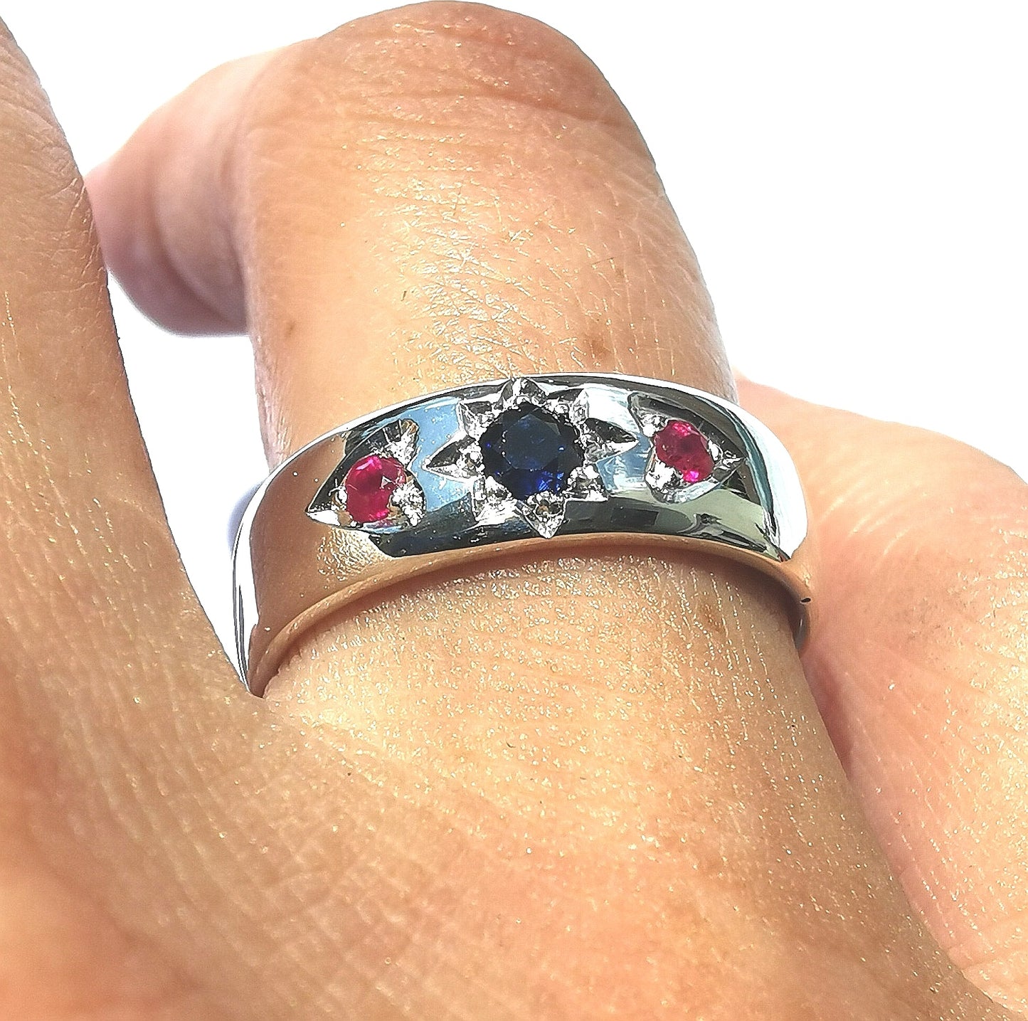 Ring with sapphire and ruby