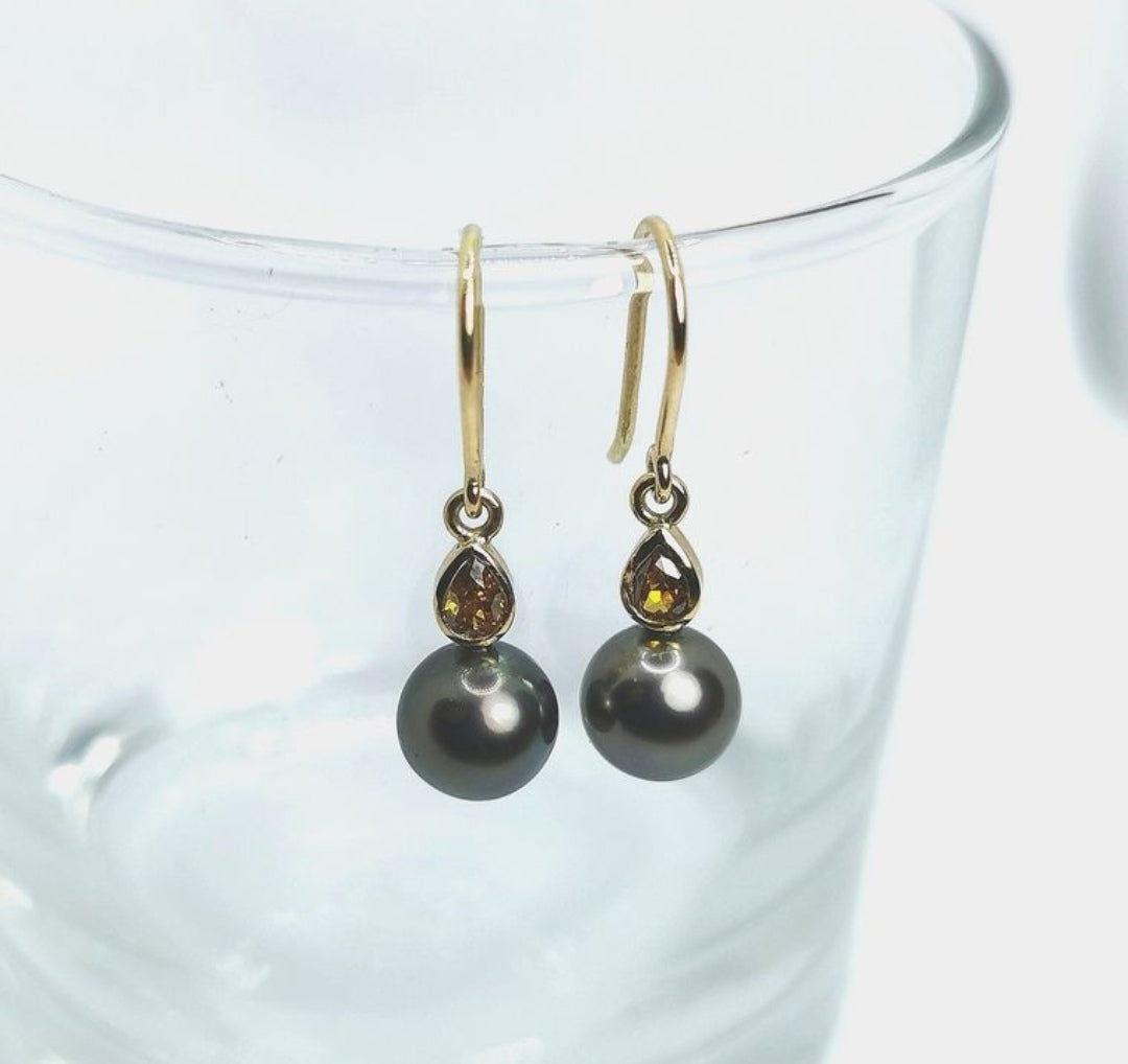 Boucles d'oreilles perles de Tahiti et diamants bruns