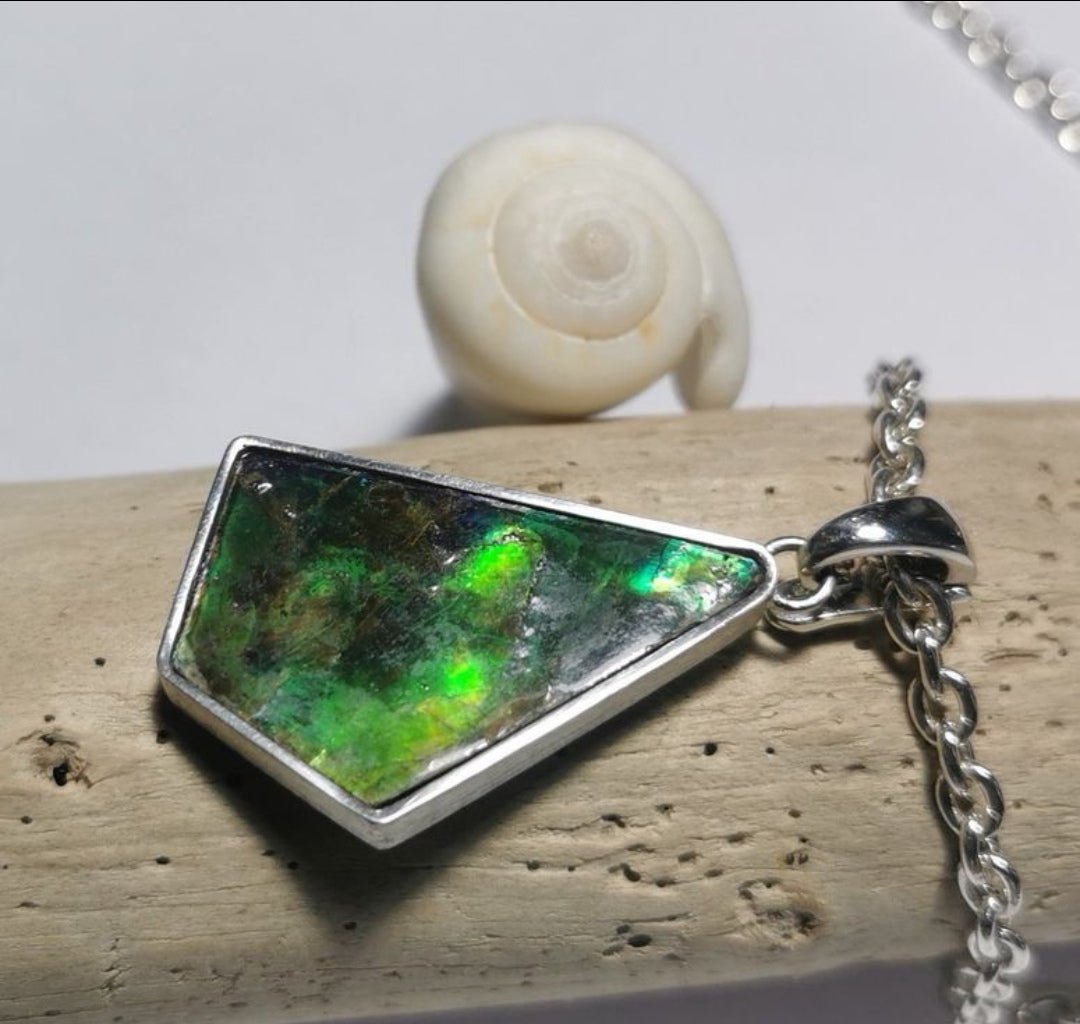 Ammolite Anhänger in Silber - Jewelry & Gems - Fisher Design