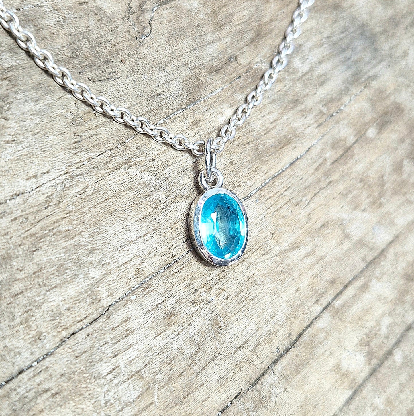 Apatit Anhänger 1.77ct. - Jewelry & Gems - Fisher Design