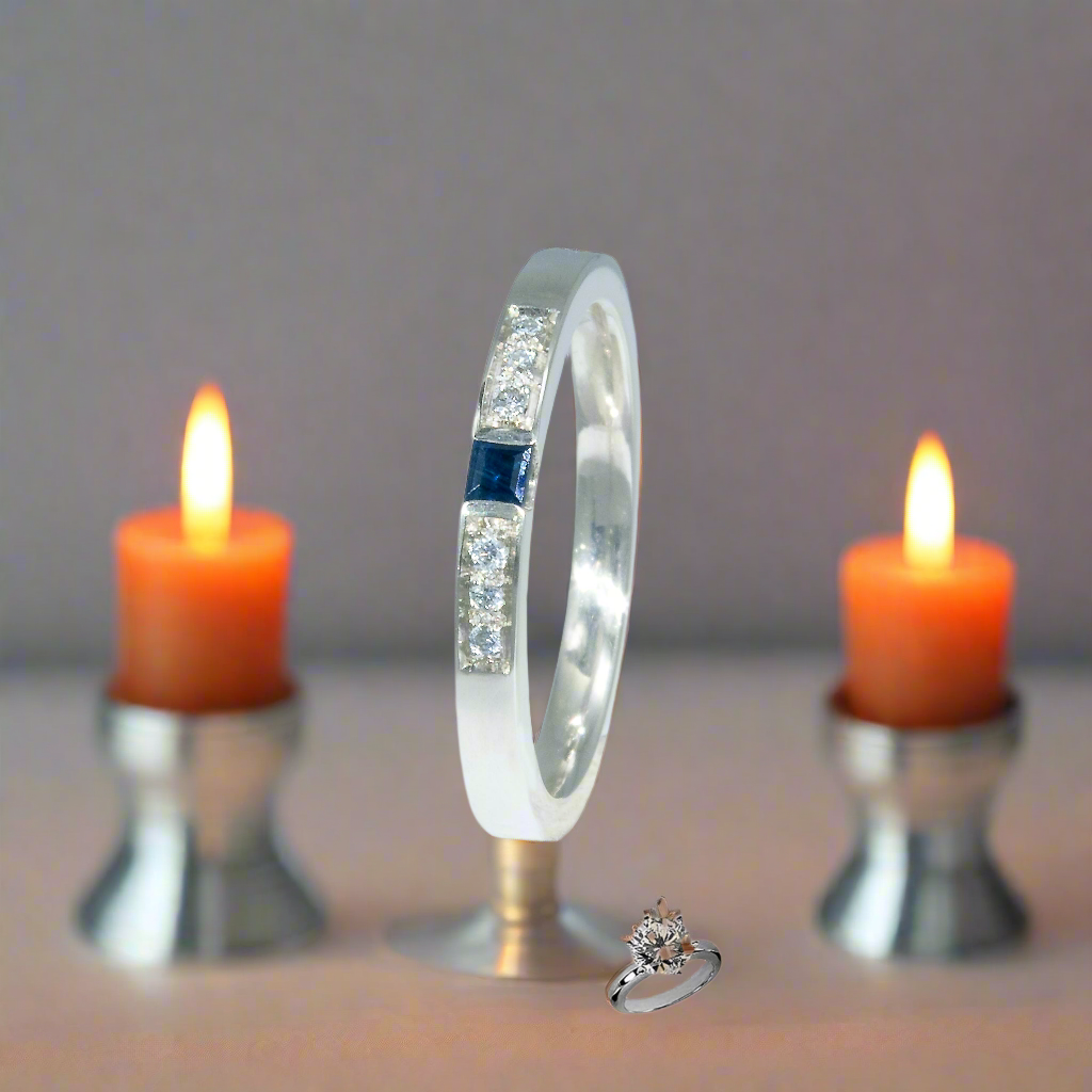 Saphir Ring mit 6 Diamanten