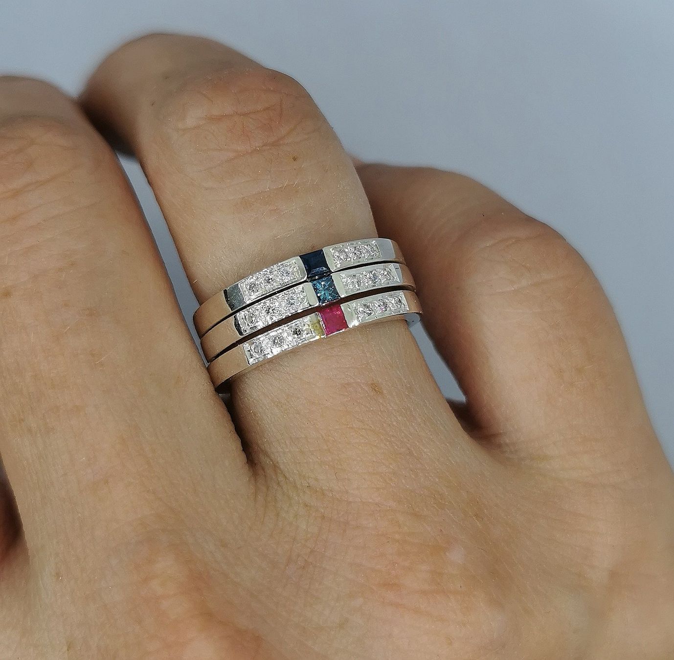 Blauer Diamant Ring mit 6 Brillanten - Jewelry & Gems - Fisher Design