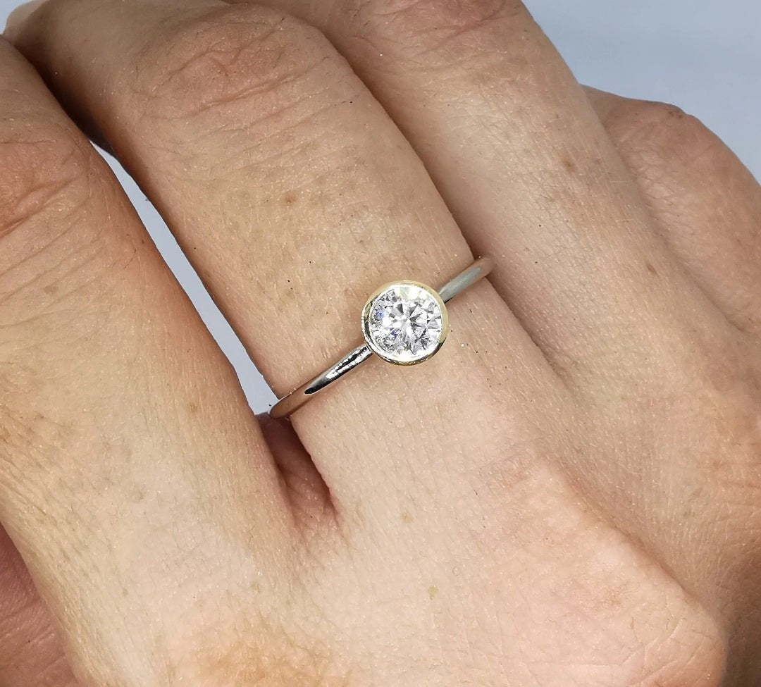 Diamantring 750 mit GIA Zertifikat (Solitaire) - Jewelry & Gems - Fisher Design