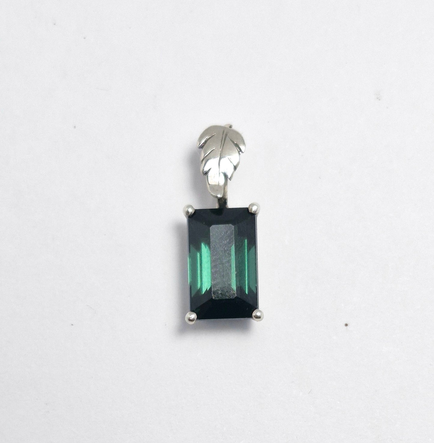 Turmalin Anhänger 3.49ct. mit Zertifikat