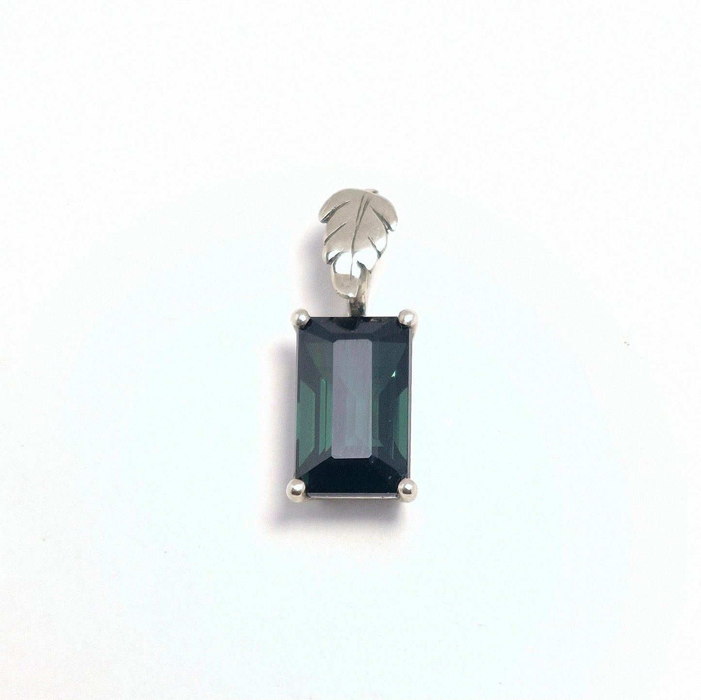 Turmalin Anhänger 3.49ct. mit Zertifikat