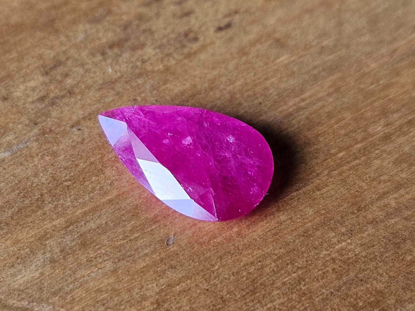 Rubis 2,37ct. avec certificat de CGL