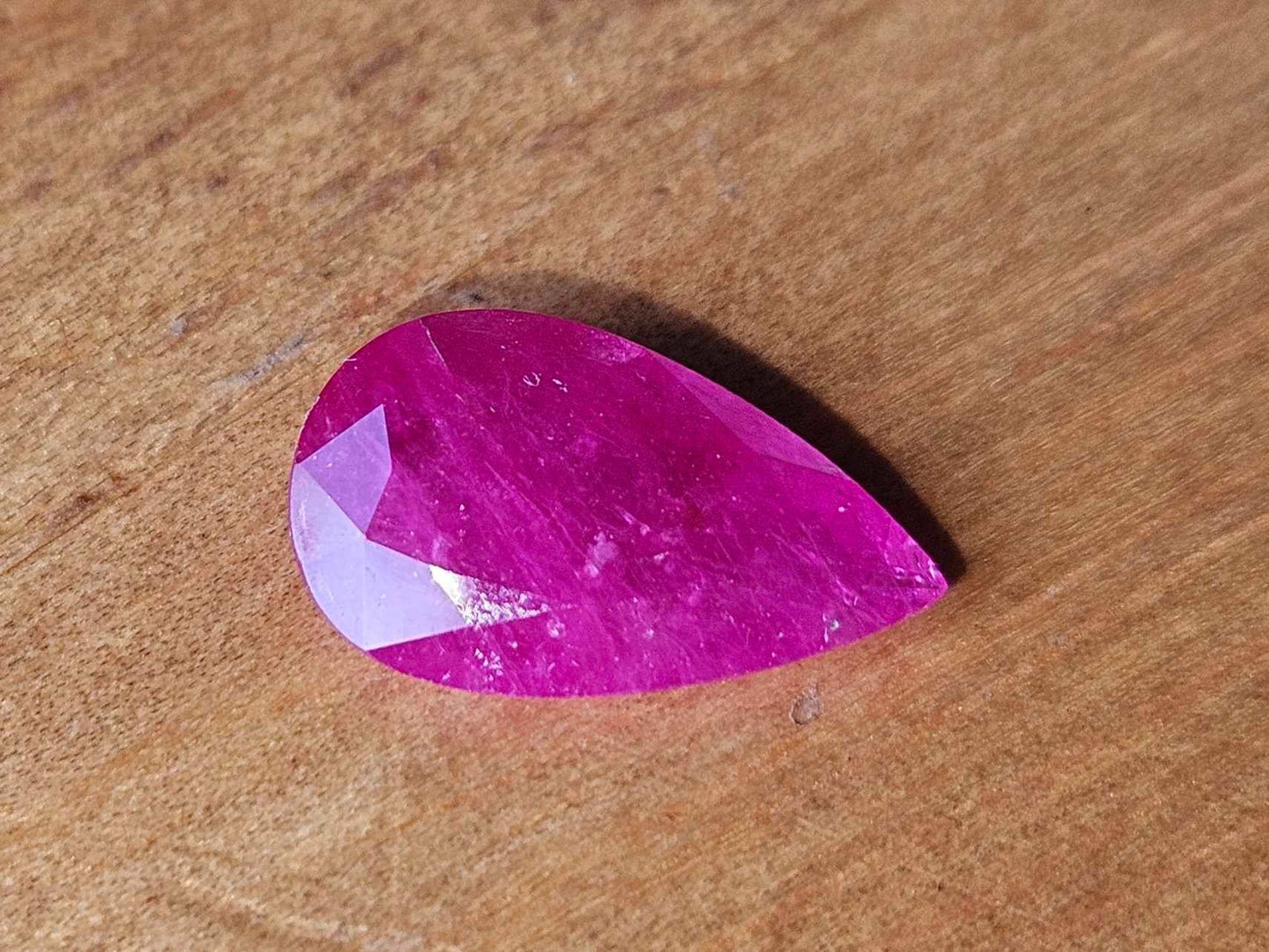 Rubis 2,37ct. avec certificat de CGL