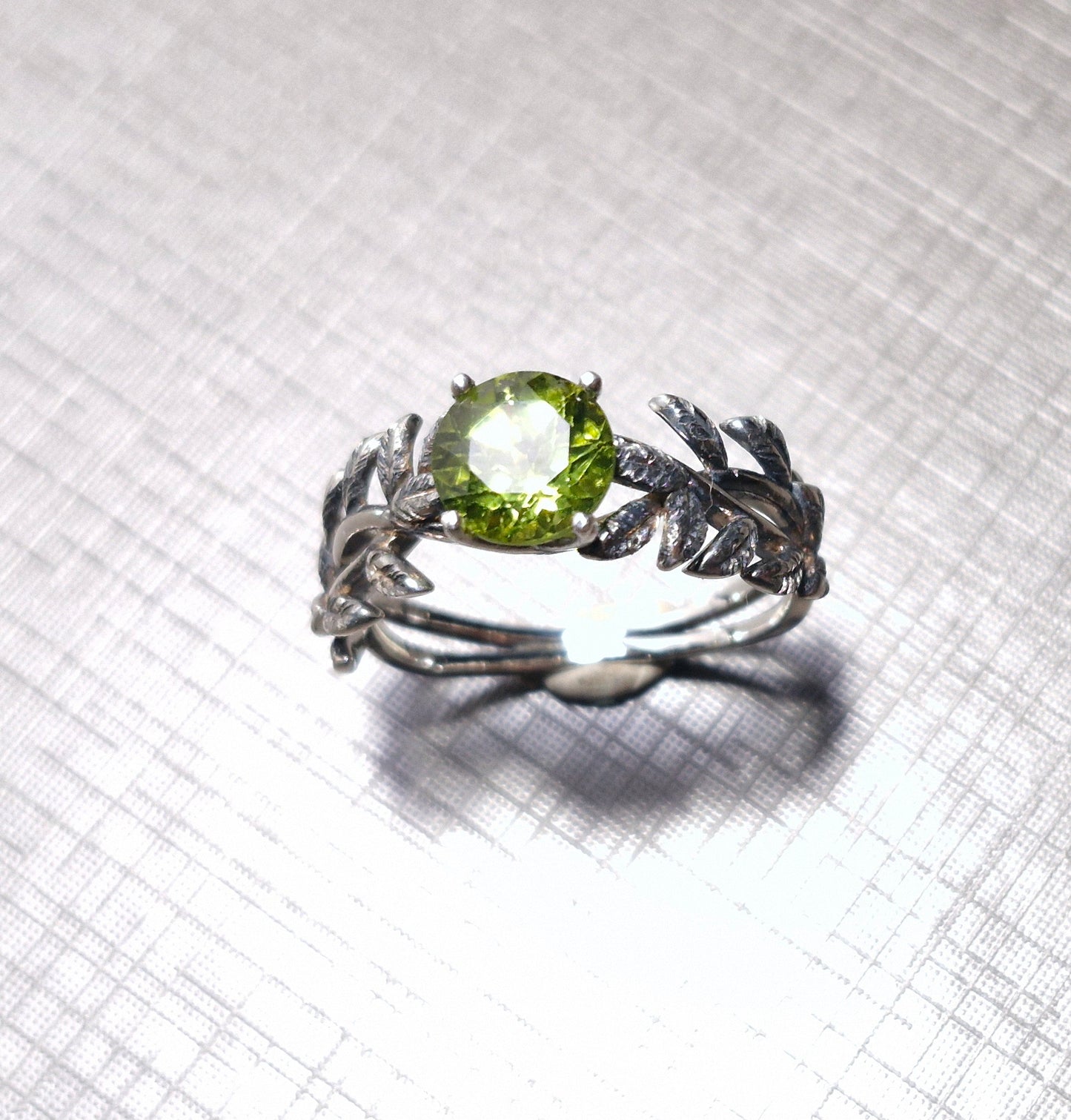 Peridot floral Ring