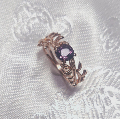 Spinel Ring in Rotgold 750 floral