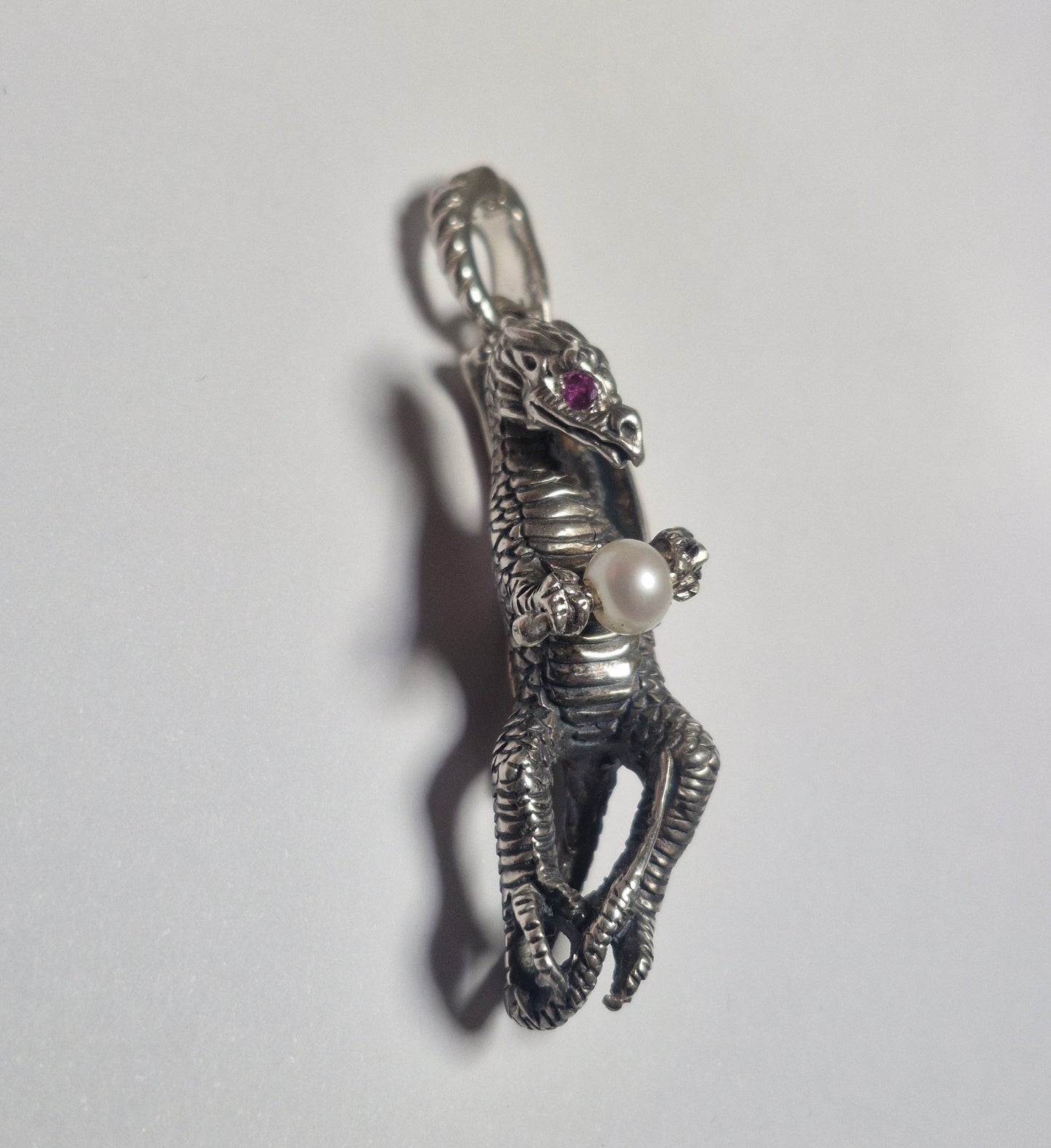 Dragon "Saphria" aux yeux diamant et saphir