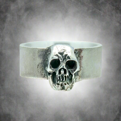 Skull Ring Silber 925 massiv – Handgefertigt