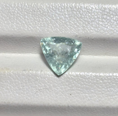 Paraiba Turmalin 2.10 ct Triangel – Grünlich Blau, Mosambique, Zertifikat