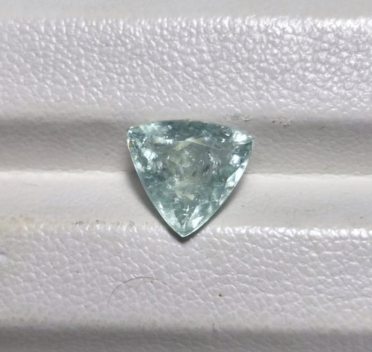 Paraiba Turmalin 2.10 ct Triangel – Grünlich Blau, Mosambique, Zertifikat