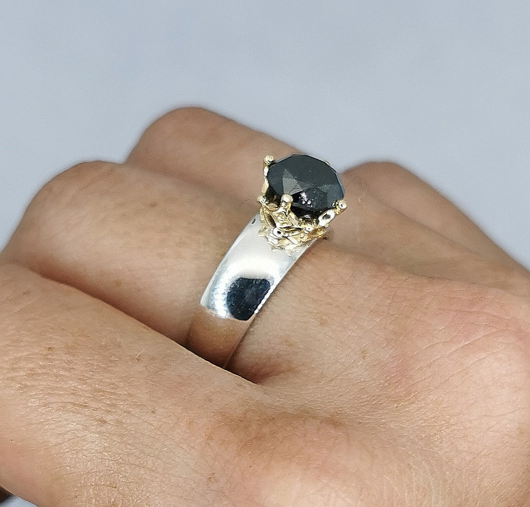 Black diamond ring 2.8ct.