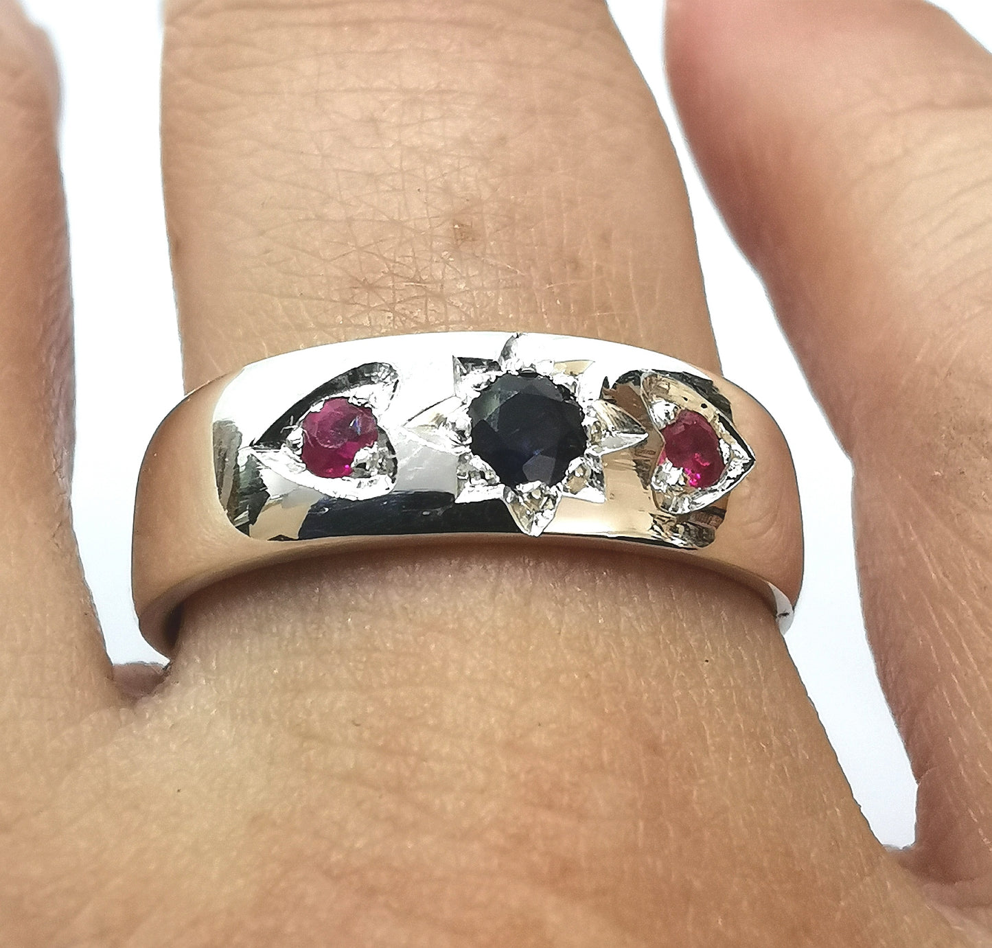 Bague avec saphir et rubis