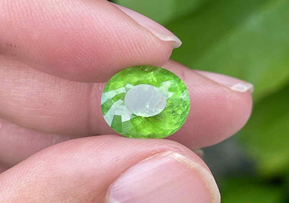 Paraiba Turmalin 8.30 ct – Vivid Green Oval mit JGTL-Zertifikat