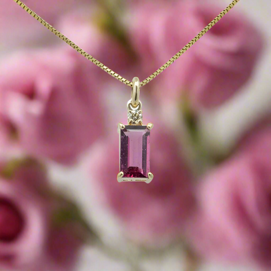 Tourmaline pendant with diamond