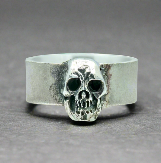 Skull Ring Silber 925 massiv – Handgefertigt