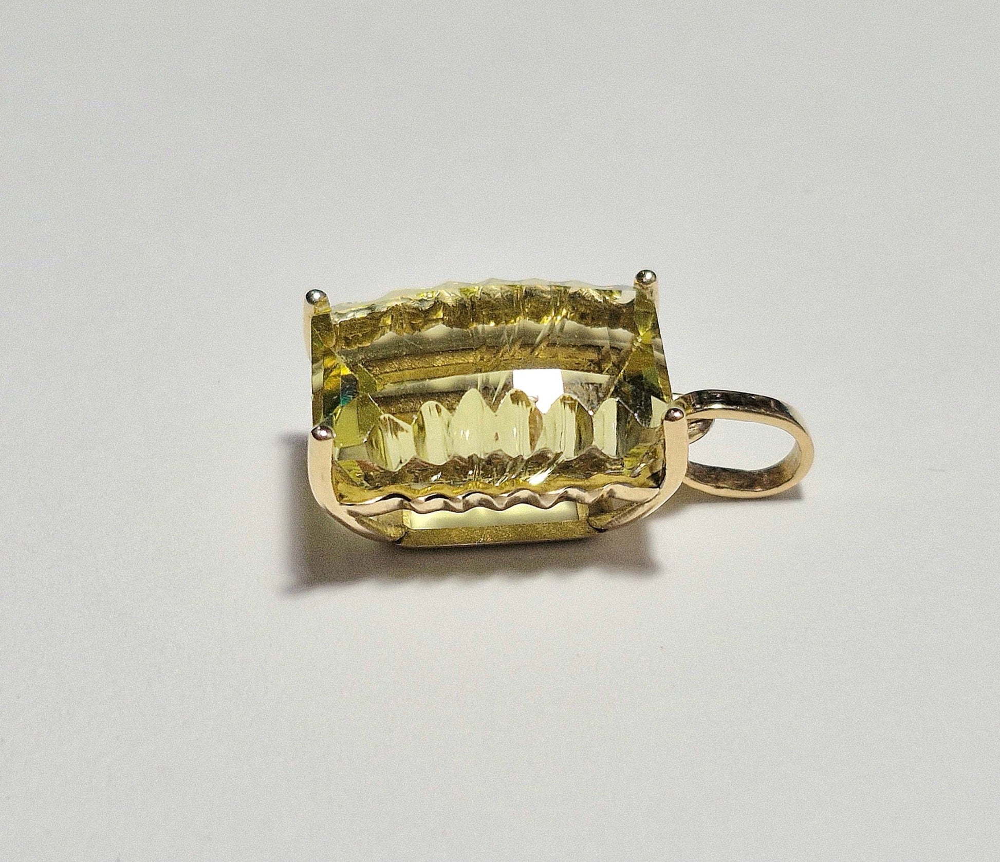 Gelbgoldanhänger mit Lemonquarz - Jewelry & Gems - Fisher Design