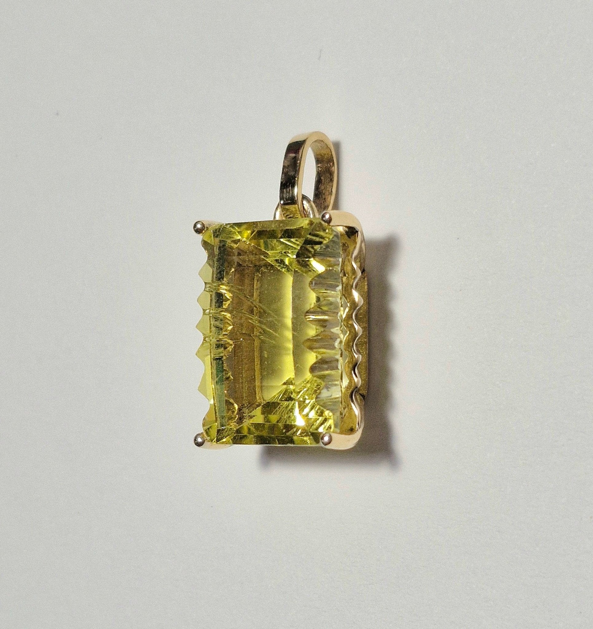 Gelbgoldanhänger mit Lemonquarz - Jewelry & Gems - Fisher Design