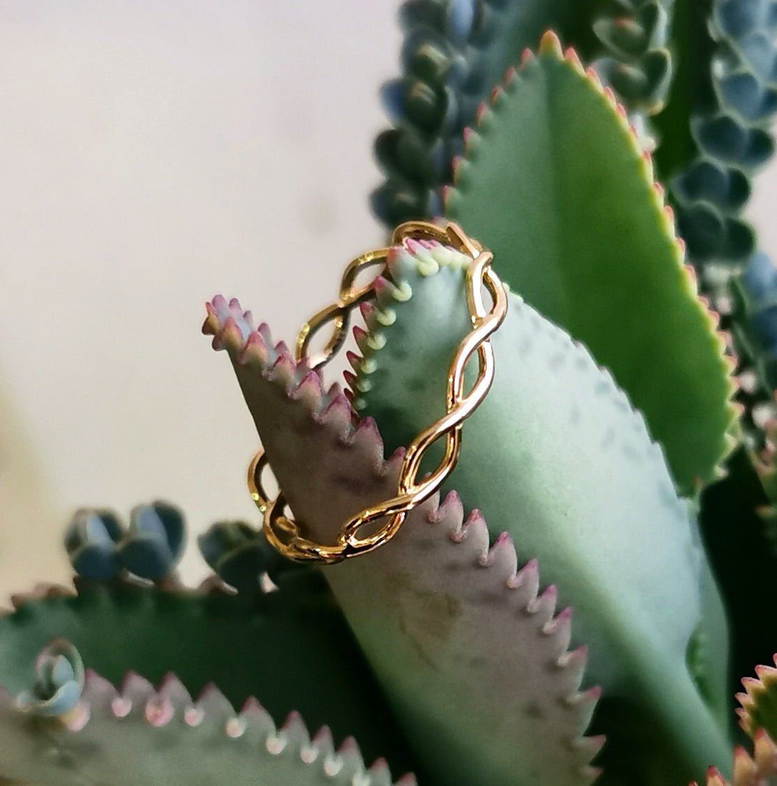 Gold Ring Twist (750) - Jewelry & Gems - Fisher Design