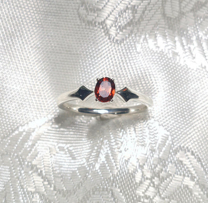 Granat Ring - Jewelry & Gems - Fisher Design