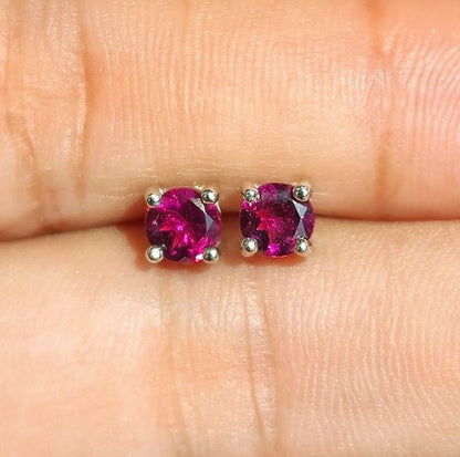Rhodolite Ohrstecker 5mm. - Jewelry & Gems - Fisher Design
