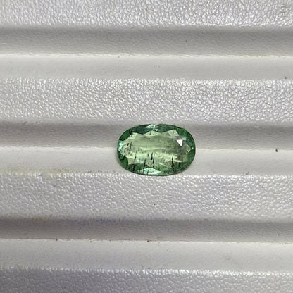 Paraiba Turmalin 3.25ct mit Nadeln, JGTL Zertifikat