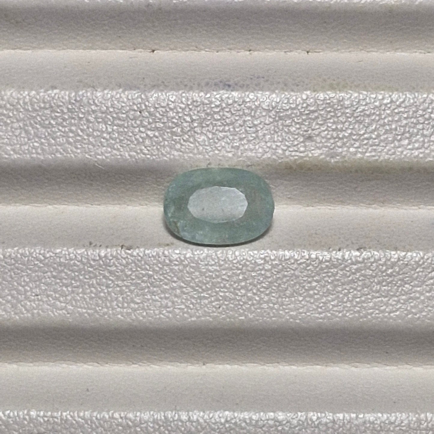 Paraiba Turmalin 2.86ct oval, hellblau, JGTL Zertifikat