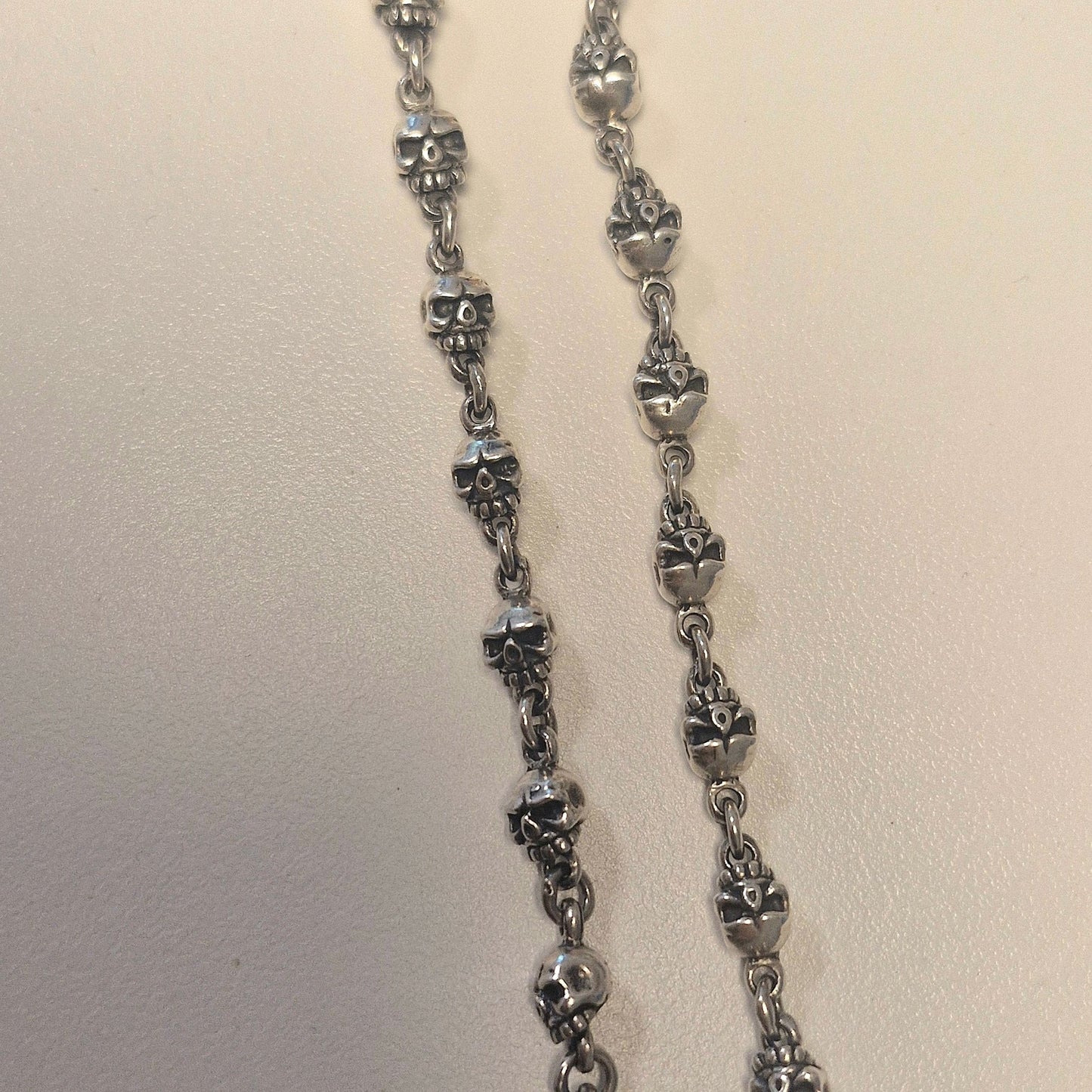 Skull Kette 925 Silber teilgeschwärzt – 51 cm, 49 g, handgefertigt - Jewelry & Gems - Fisher Design