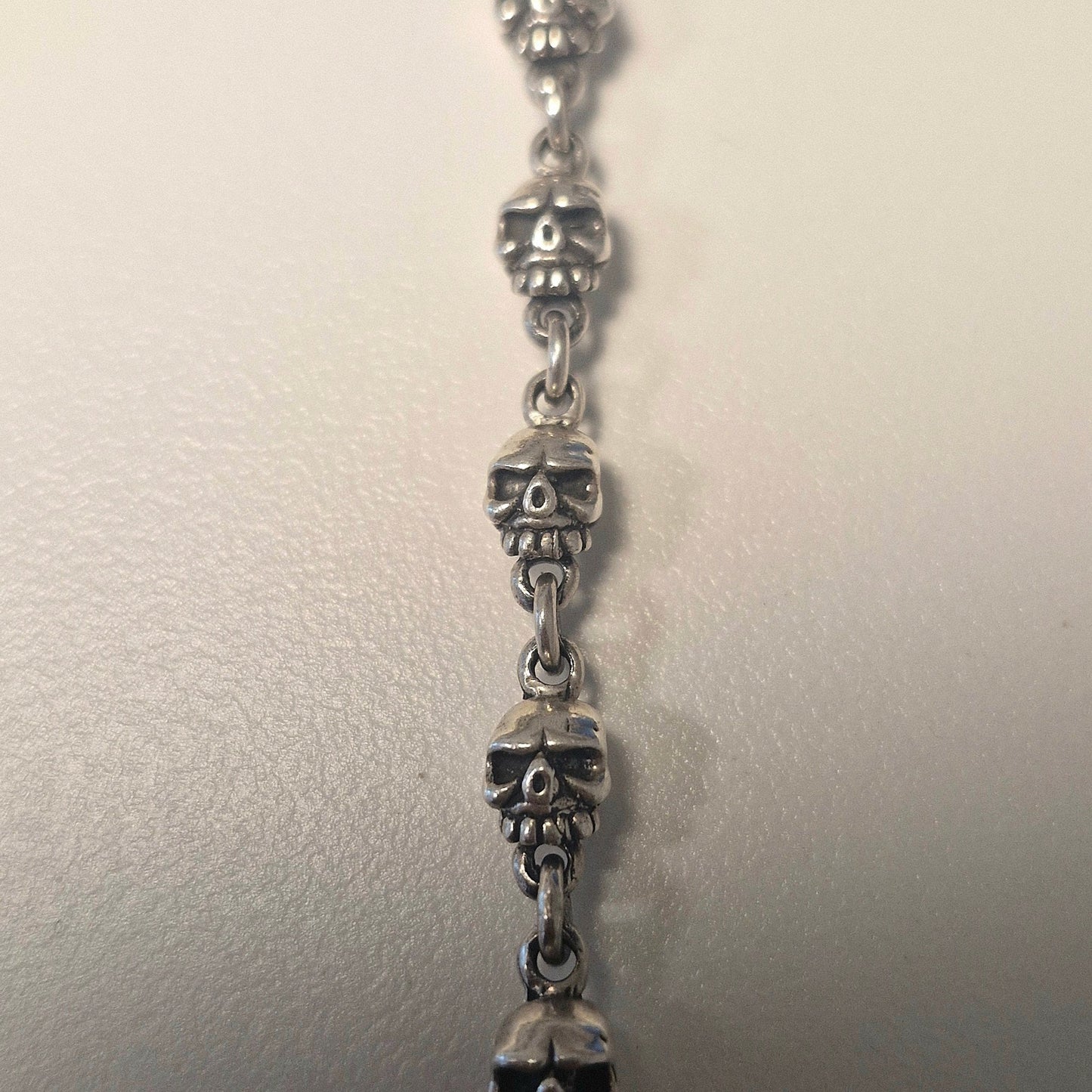 Skull Kette 925 Silber teilgeschwärzt – 51 cm, 49 g, handgefertigt - Jewelry & Gems - Fisher Design
