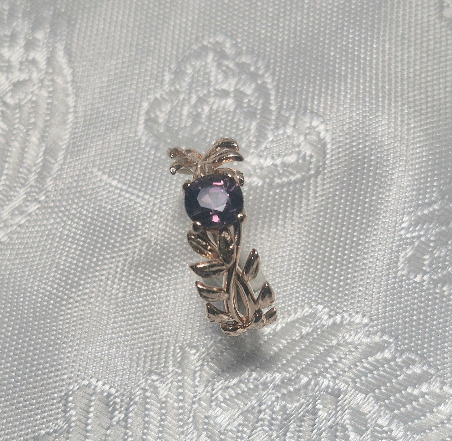 Spinel Ring in Rotgold 750 floral - Jewelry & Gems - Fisher Design